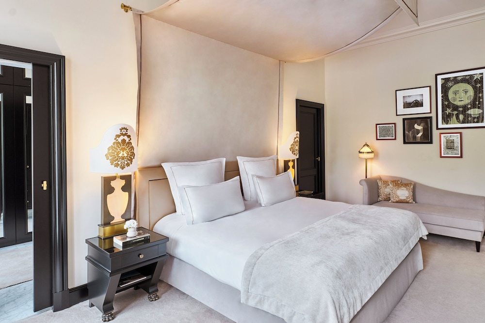 Signature Suite (George V) Signature Suite (George V)