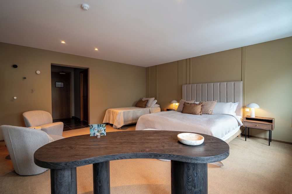 Deluxe Triple Room, Mountain View photo 2