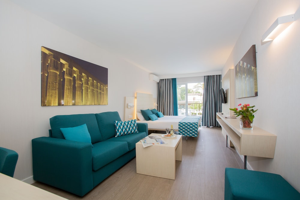 Junior Suite, Balcony (2 Adults + 1 Child) photo 3