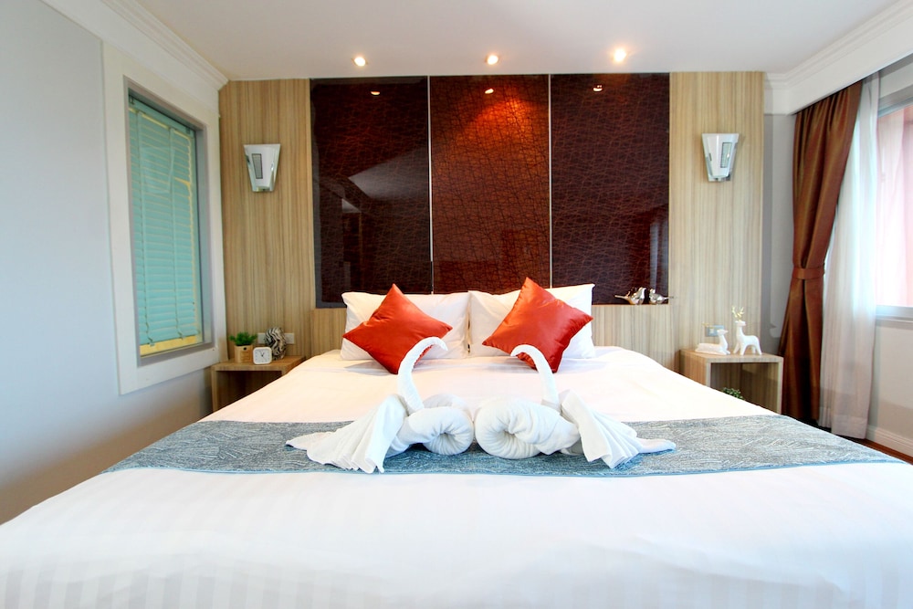 Deluxe Double Room, 1 King Bed - Photo 4