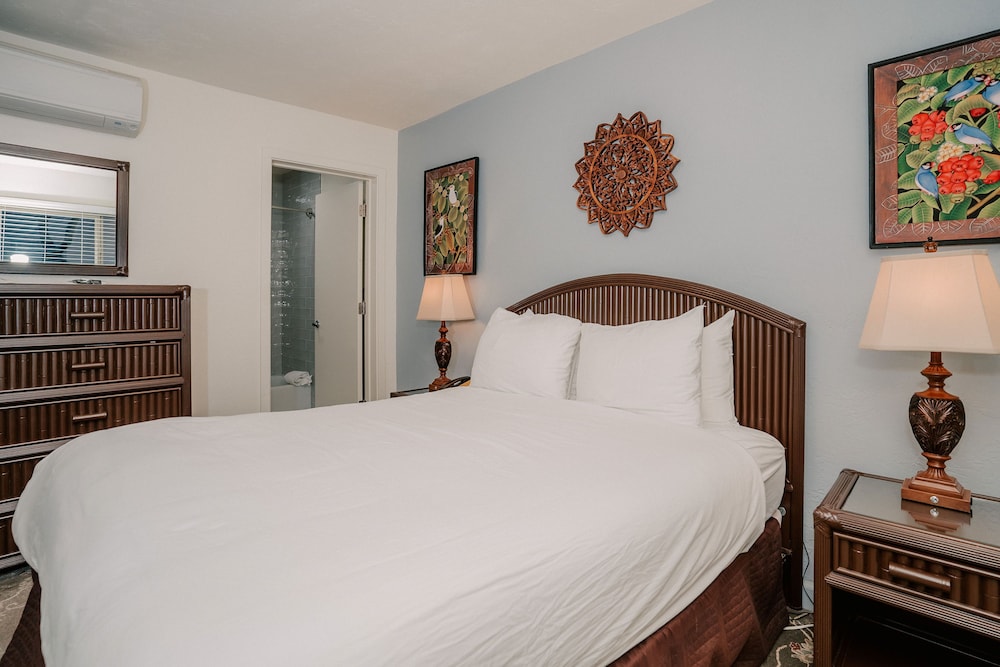 Basic Room, 1 Queen Bed - Photo 1