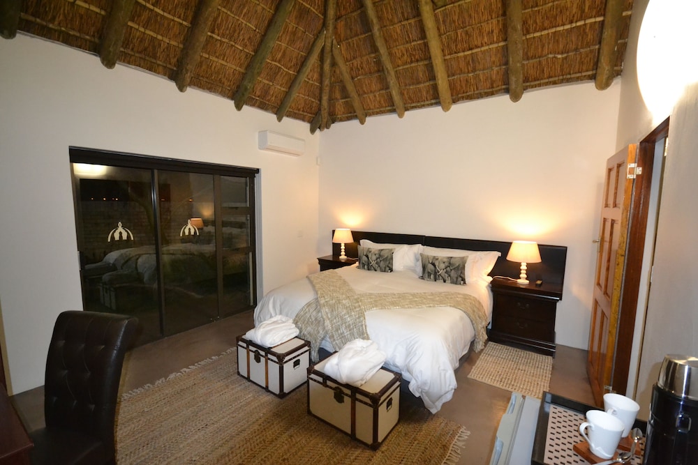 Deluxe Double or Twin Room photo 3