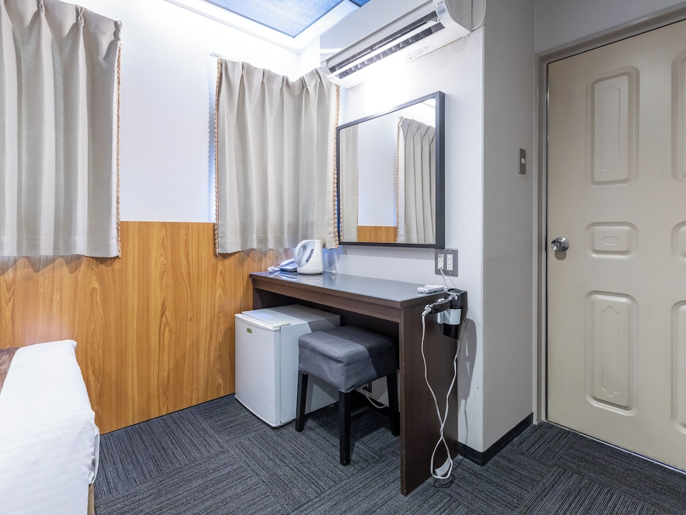 Triple Room, Smoking photo 3