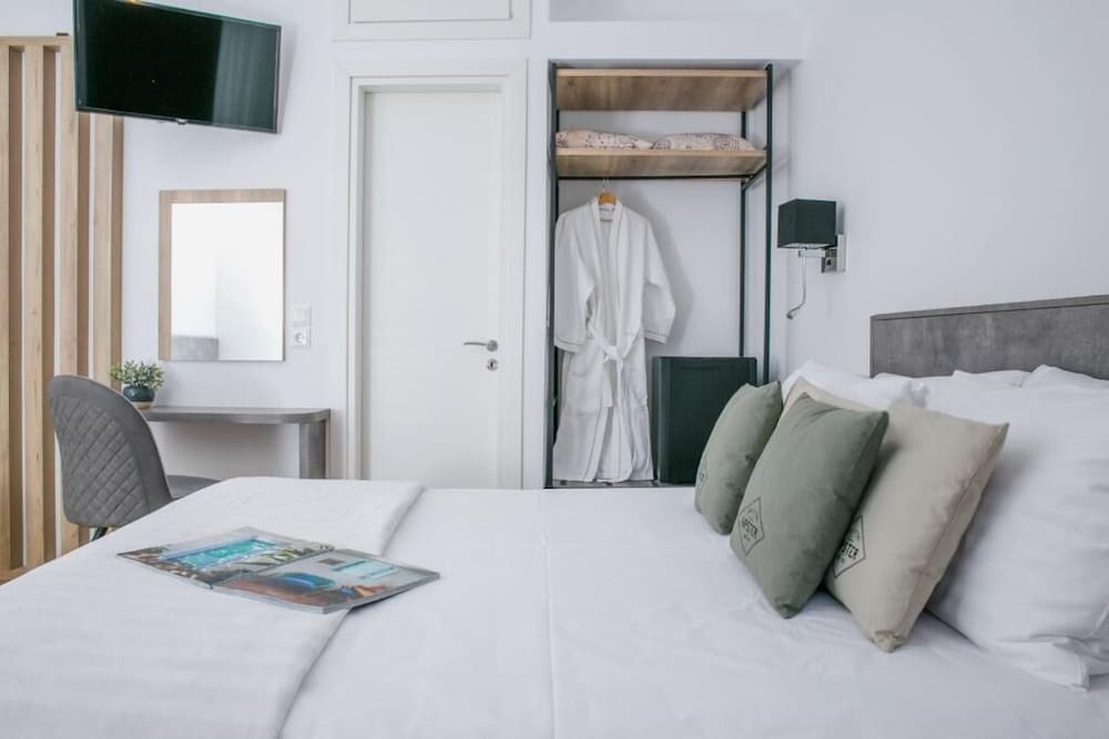 Deluxe Triple Room photo 3