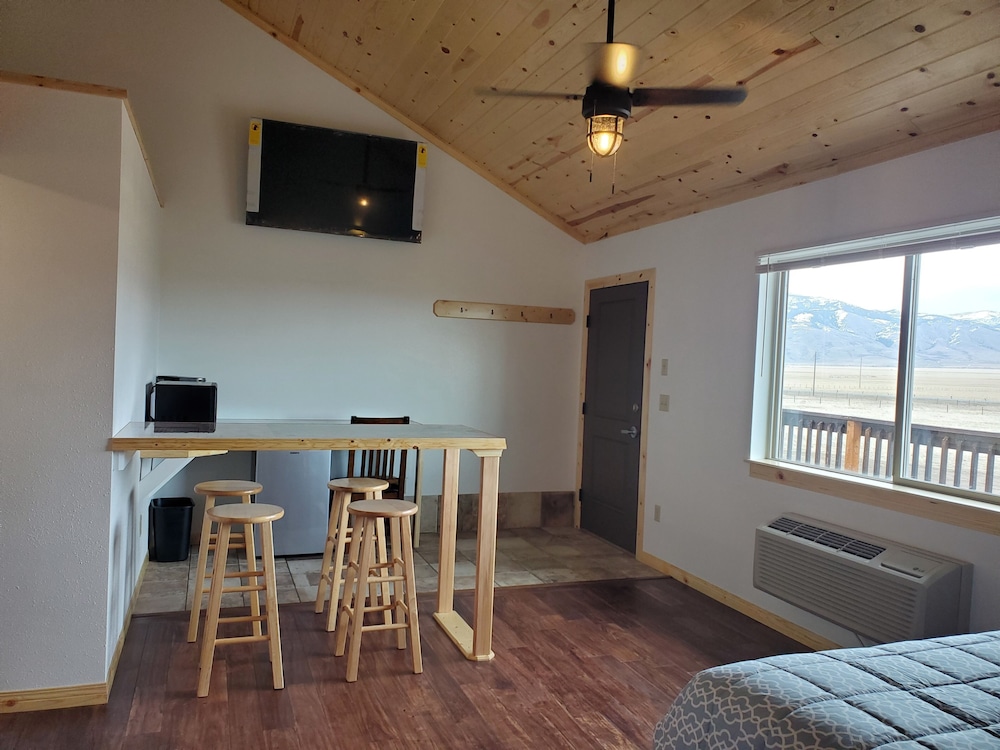 Signature Double Room, 2 Queen Beds, Balcony photo 3