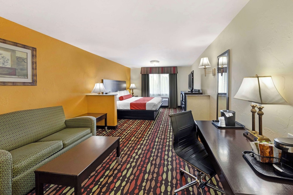 Suite, 1 King Bed, Non Smoking, Refrigerator & Microwave