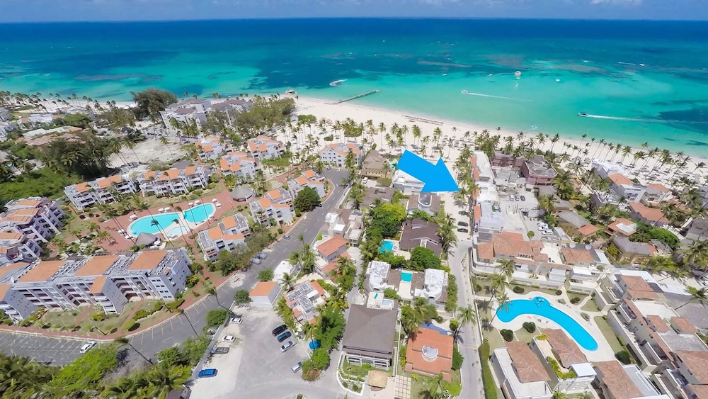 Classic Apartment, 2 Bedrooms, Beach View photo 3