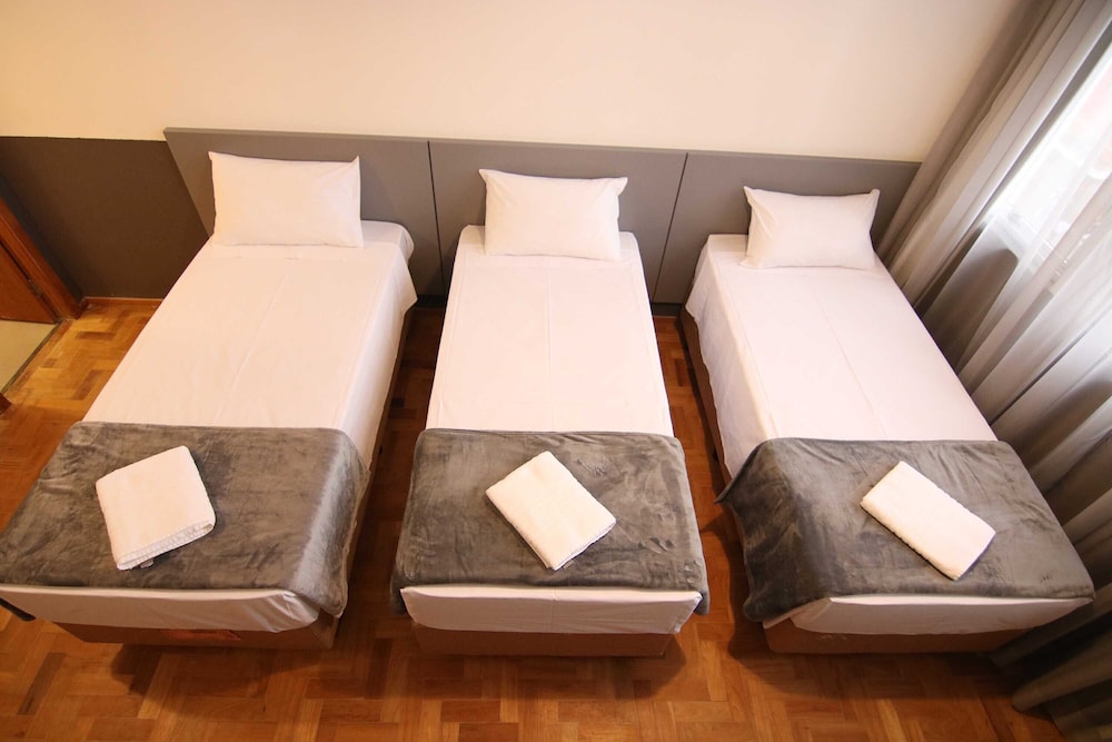 Superior Room, 3 Twin Beds - Photo 3