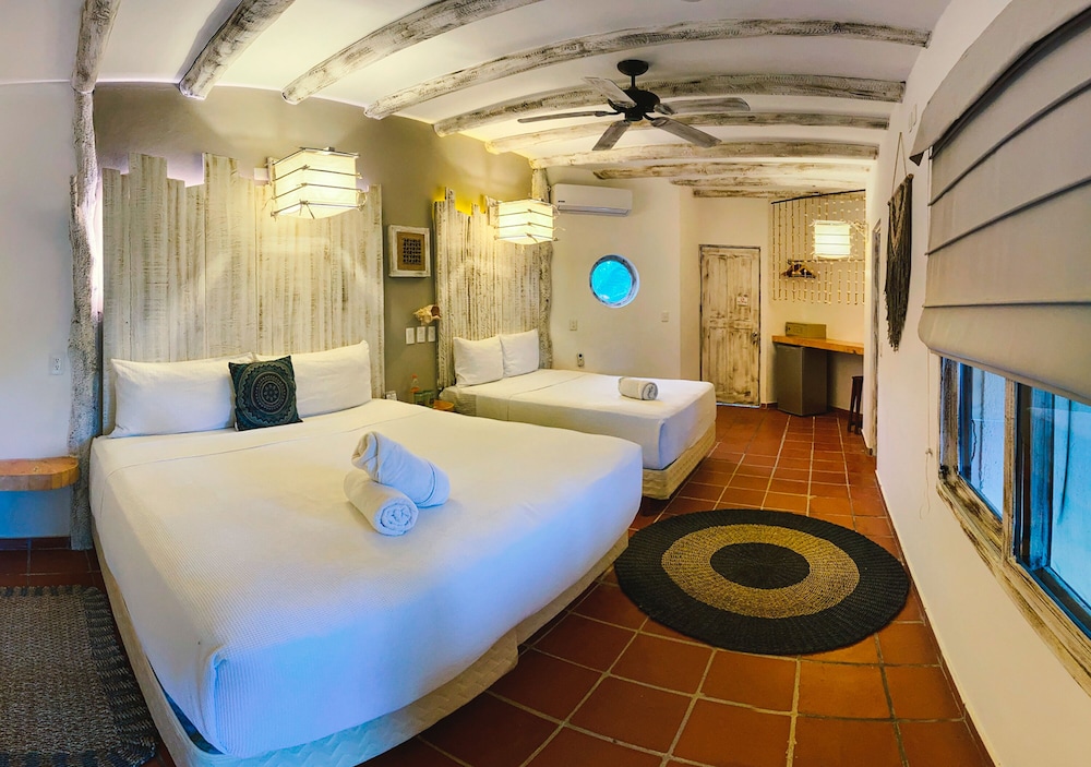 Family Quadruple Room, Pool View