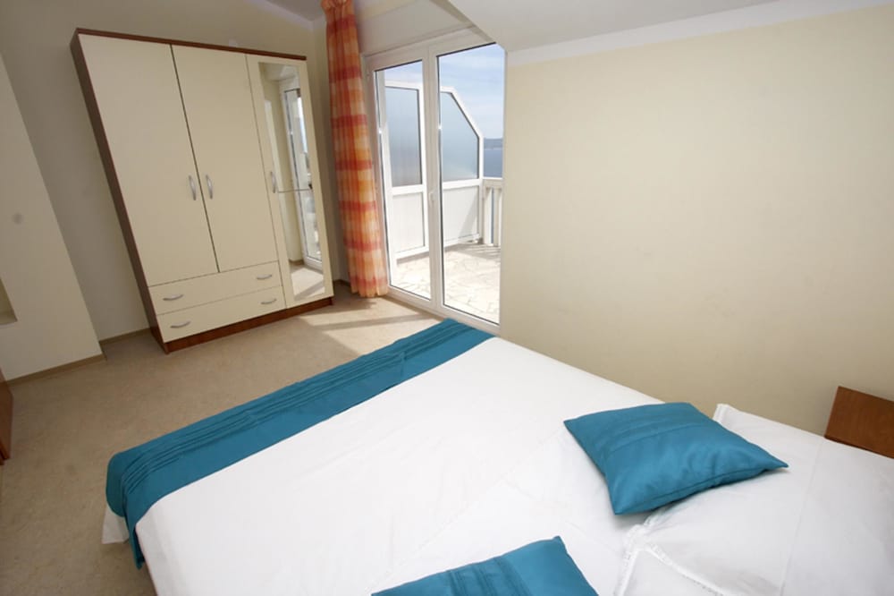 Apartment, Multiple Beds