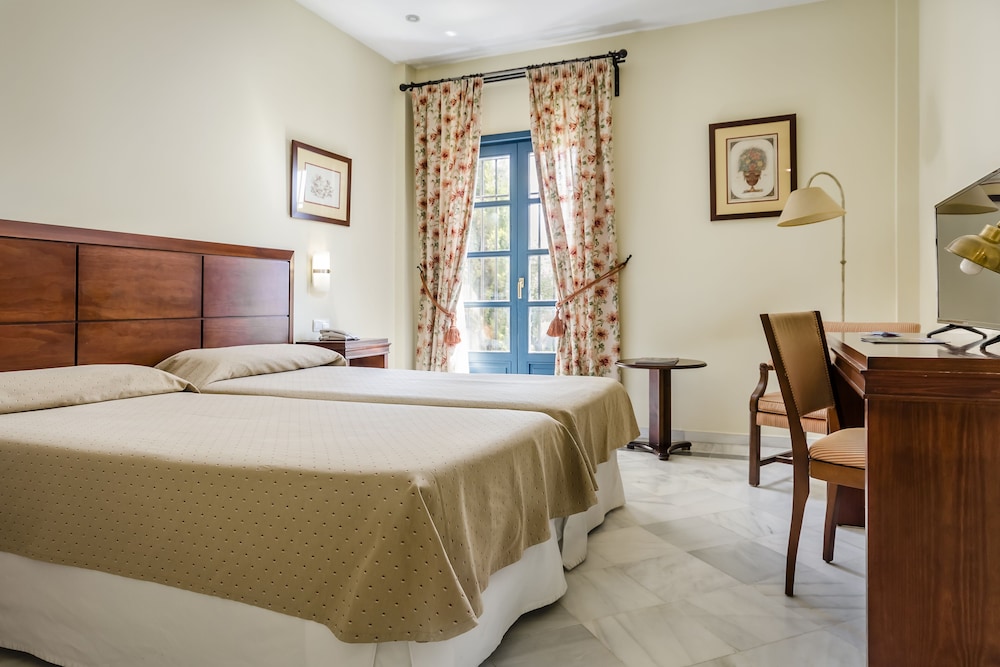 Double or Twin Room - Photo 1