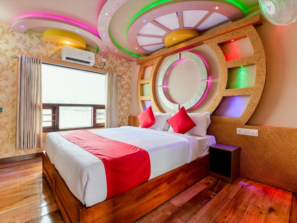 Deluxe Double Or Twin Room, 1 Queen Bed photo 1