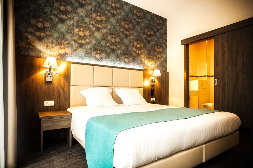 Standard Double or Twin Room photo 2