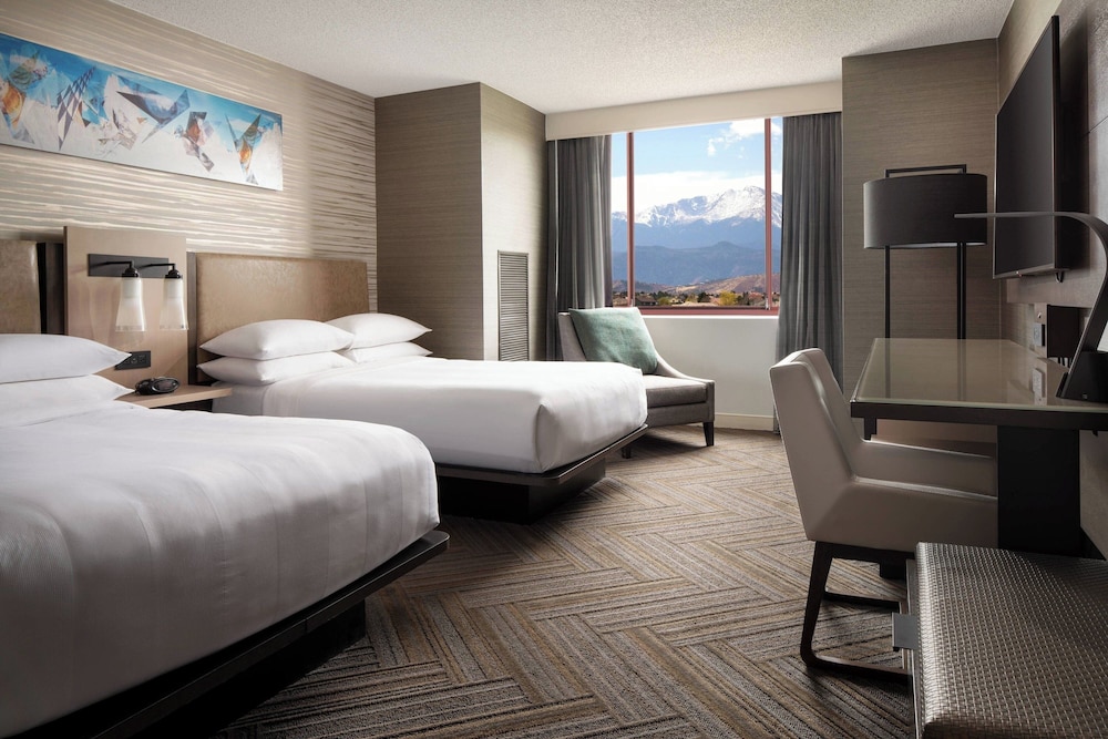 Executive Room, 2 Double Beds, Mountain View - Photo 3