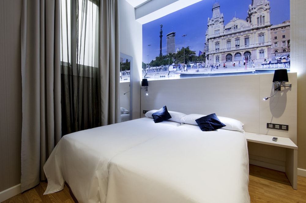 Basic Double or Twin Room, Private Bathroom