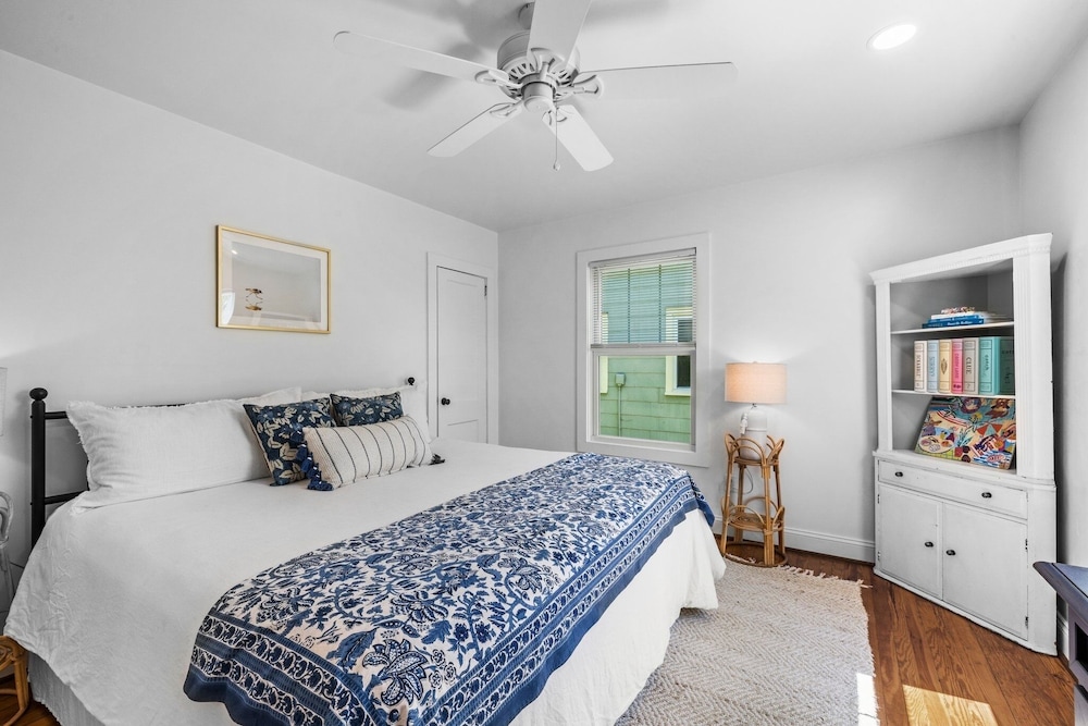 House, 2 Bedrooms