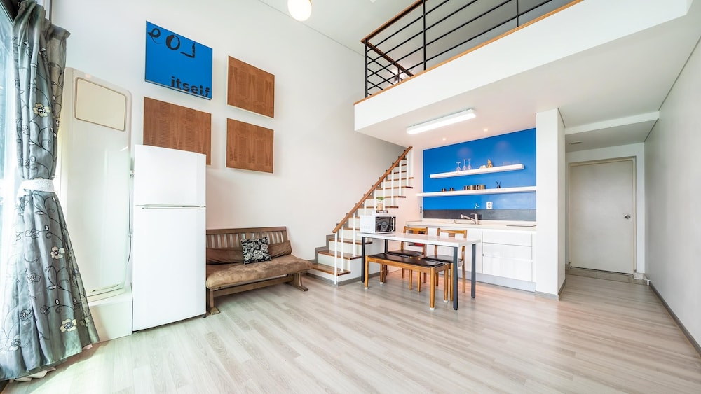 Basic Room, 1 Bedroom (101) - Photo 4