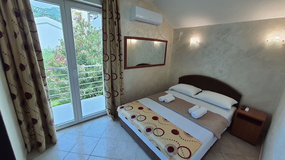 Classic Double Room, 1 Double Bed, Non Smoking, Garden View