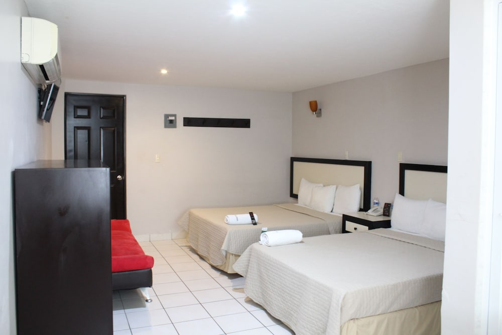 Classic Double Room, 2 Double Beds, Non Smoking photo 2
