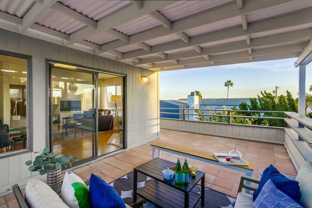 Apartment, 1 Queen Bed with Sofa bed, Patio, Partial Ocean View