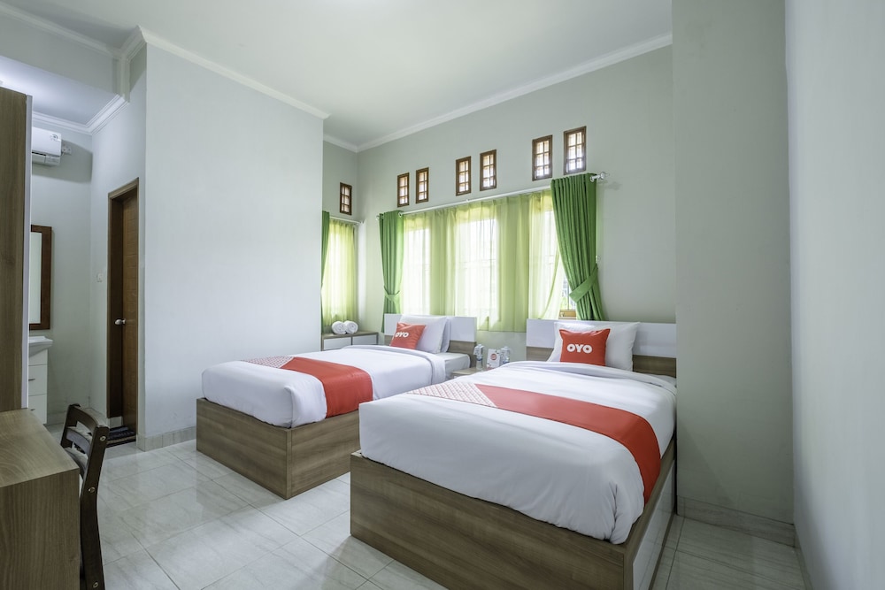 Deluxe Twin Room photo 2