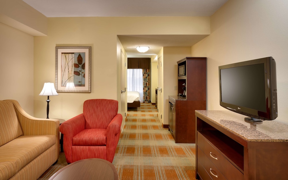Suite, 1 King - Photo 4