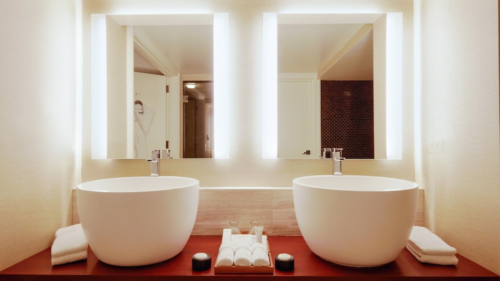 Nobu Sake Suite - Photo 2