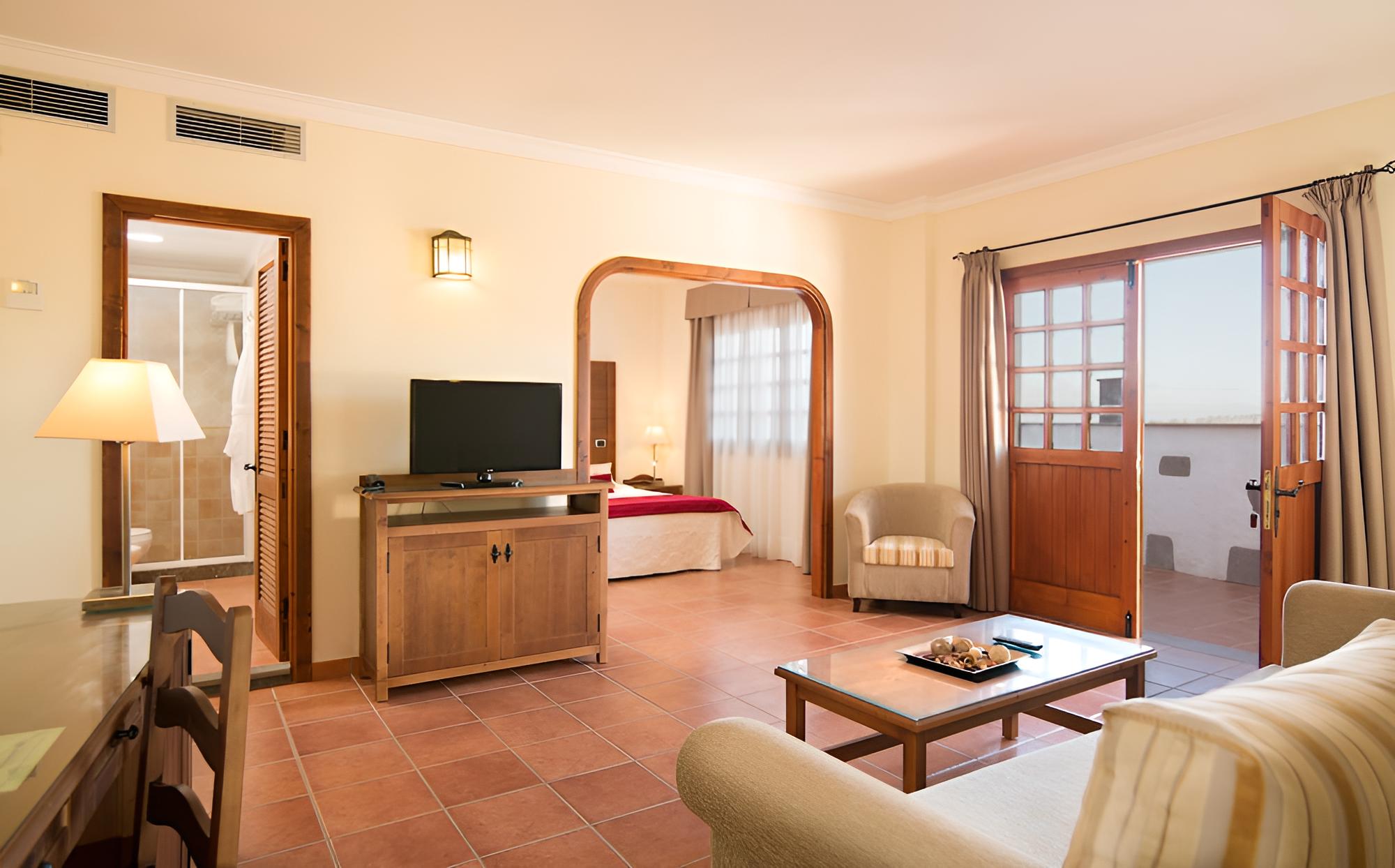 Junior Suite (2 adults + 2 children) photo 3