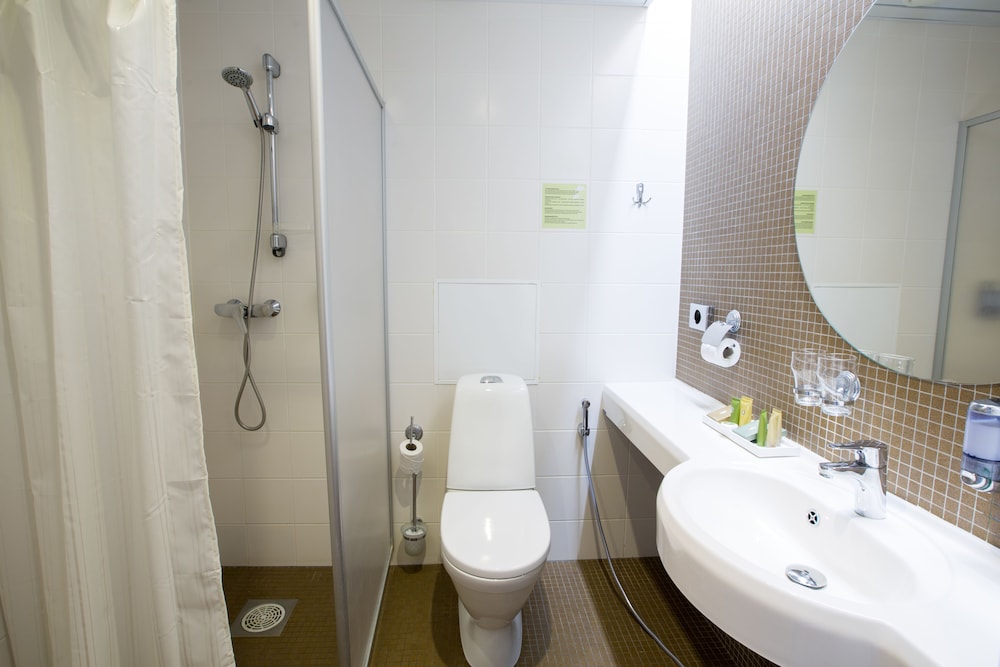 Standard Double or Twin Room - Photo 14