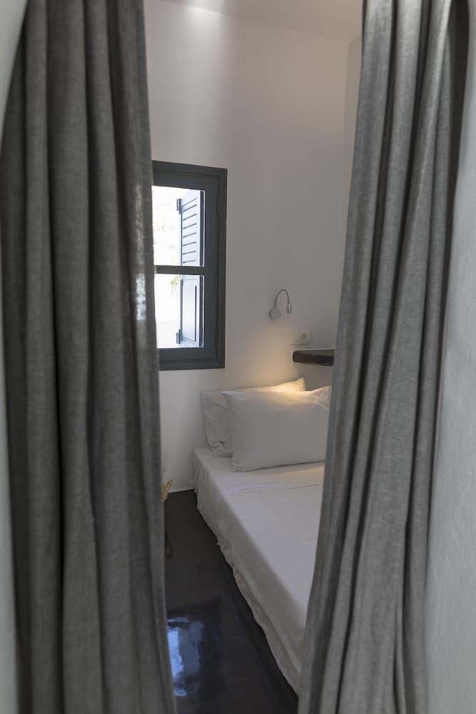 Sea View Apartment with outdoor hot tub - Photo 2