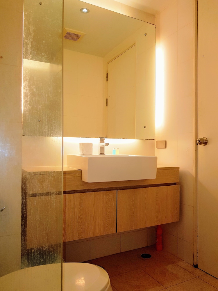 Deluxe Apartment, Pool View photo 2