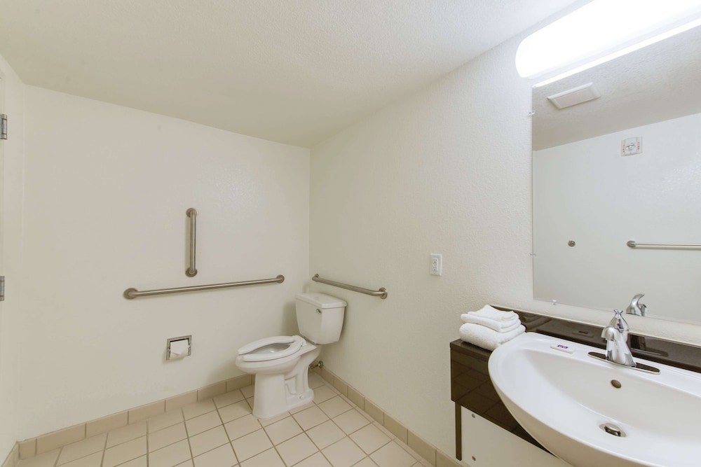 Travelodge by Wyndham Norfolk Airport, Photo 3