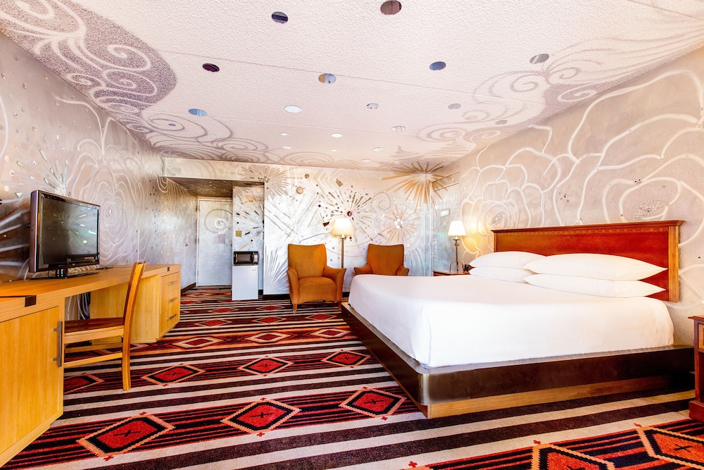 Room, 1 King Bed (Artist)