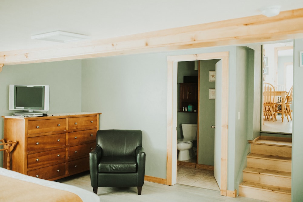 Suite, Multiple Beds, Beach View photo 3