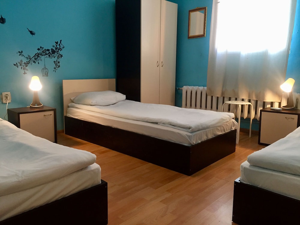 Classic Triple Room, 3 Twin Beds, City View photo 1