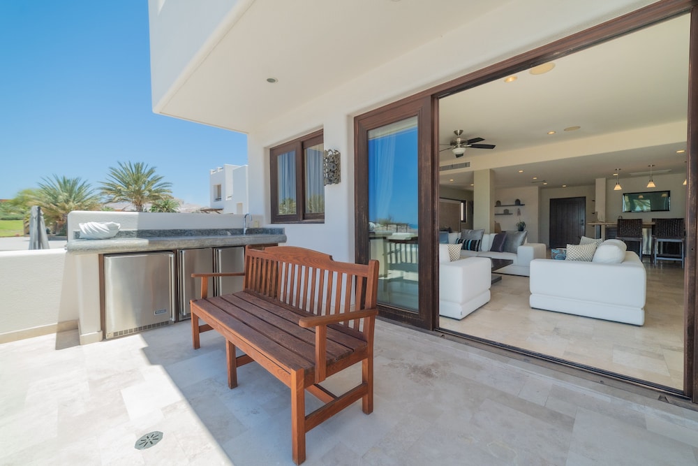 Deluxe Apartment, 1 Bedroom, Sea View photo 3