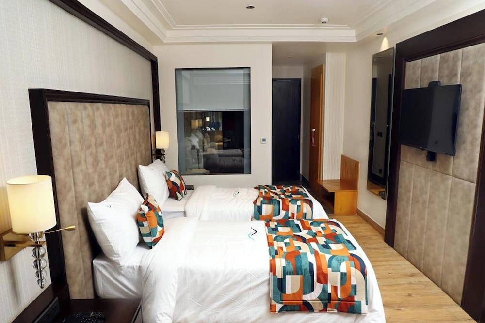 Executive Room - Photo 3