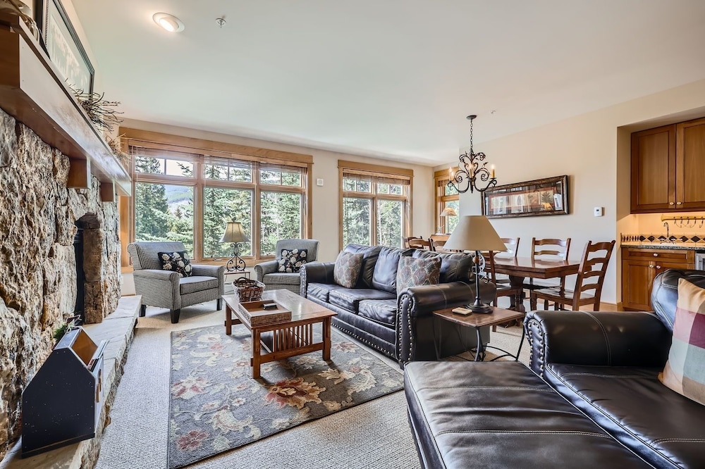 Condo, 3 Bedrooms
