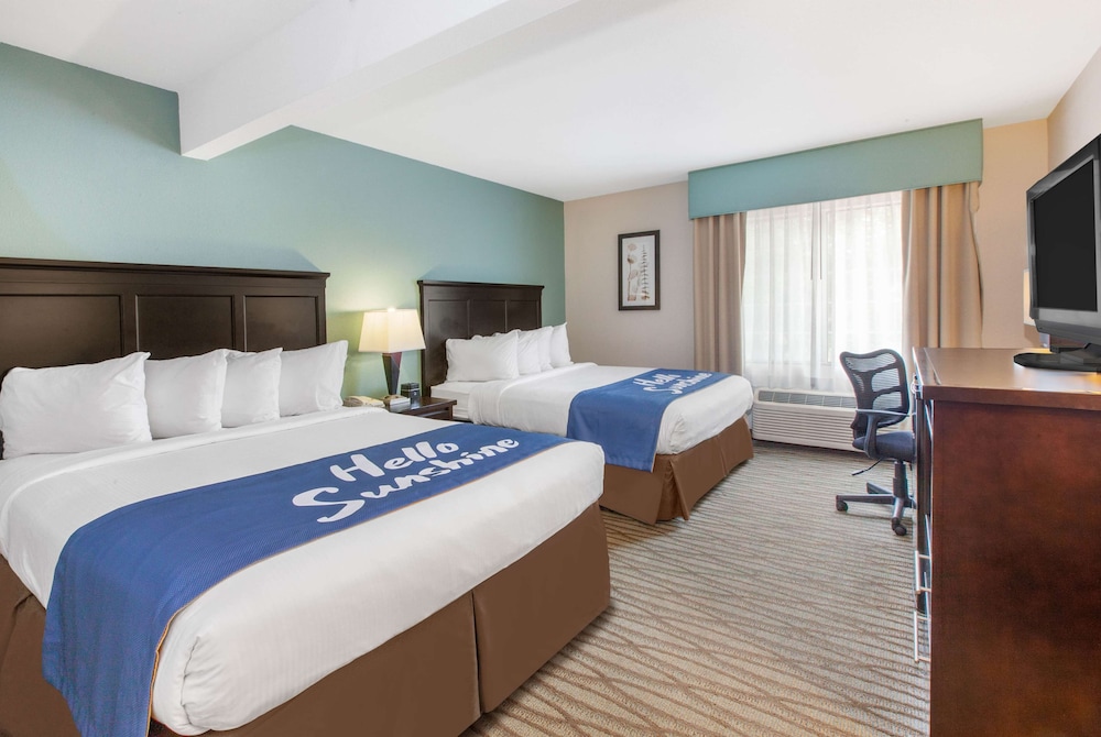 Room, 2 Queen Beds, Non Smoking photo 1