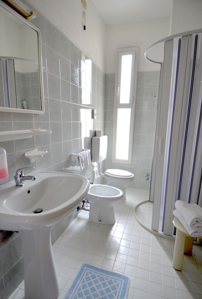 Standard Single Room photo 3