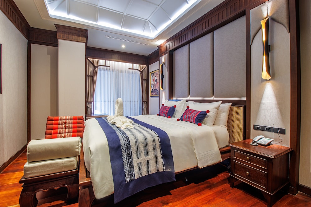 Family Suite, Balcony, City View