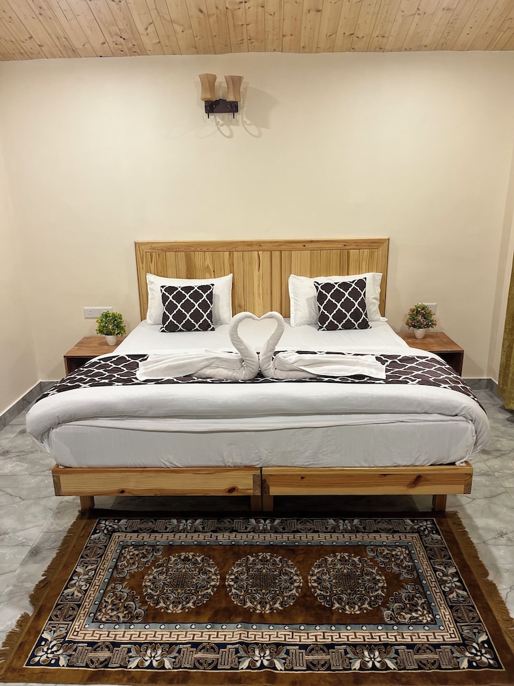 Premium Cottage, 1 Queen Bed, Mountain View