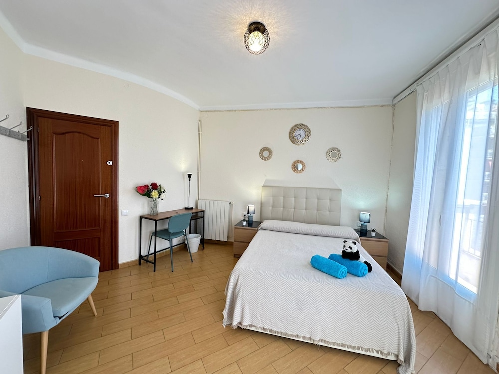 Standard Double Room, Shared Bathroom photo 3