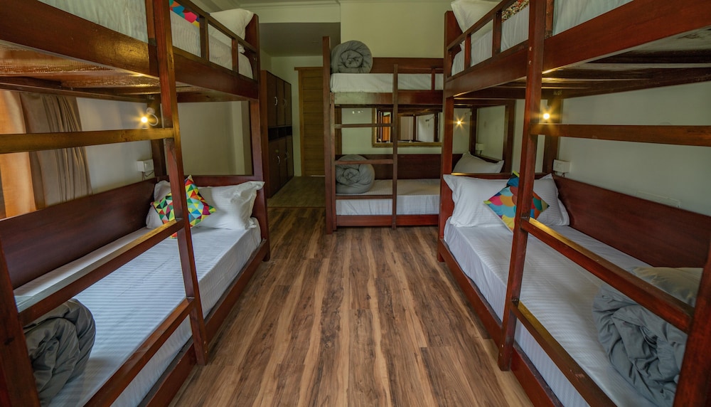 Shared Dormitory, Women only