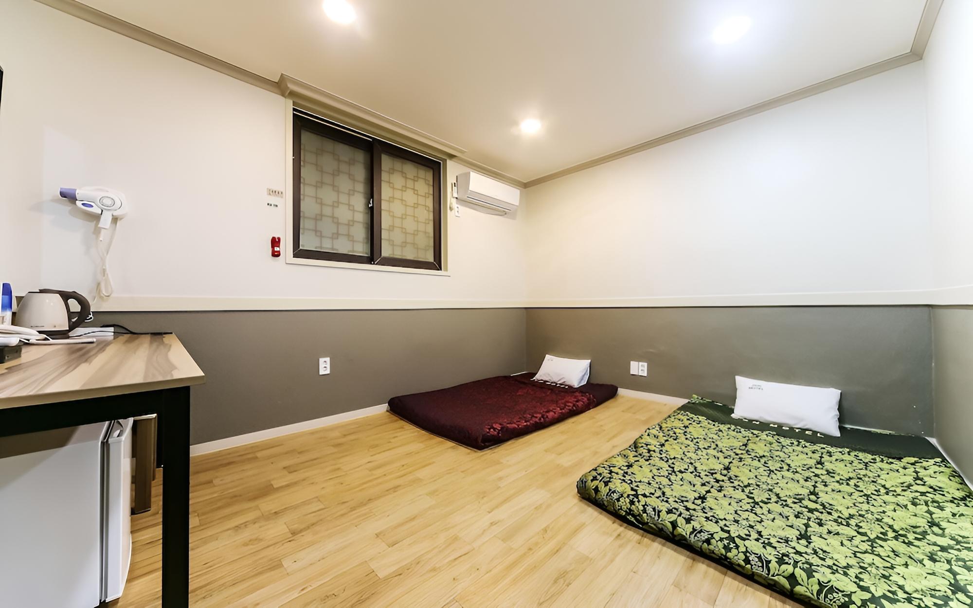 Room (Korean-style Ondol Room) photo 1