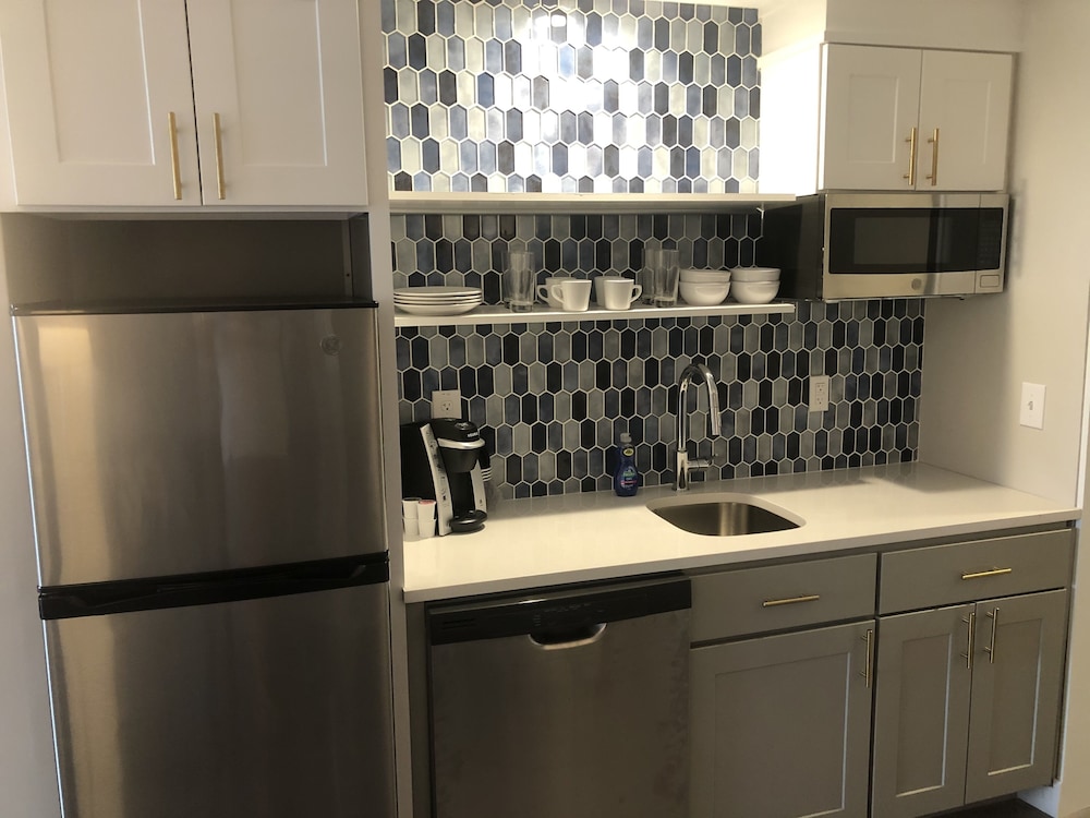 Coastal King JR Suite with Kitchen Hearing Accessible - Photo 6