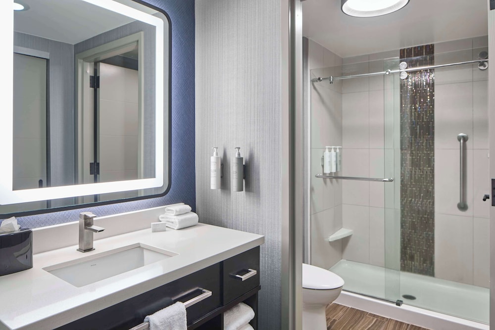 Queen Suite with Two Queen Beds - Hearing Accessible
