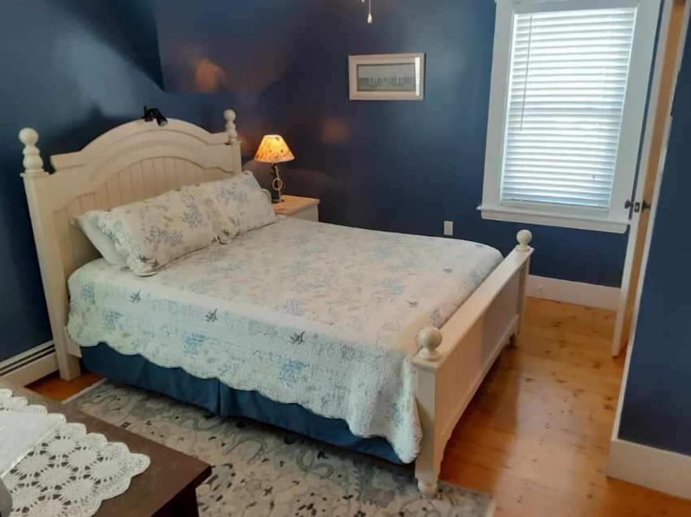 Double Room, 1 Queen Bed photo 3