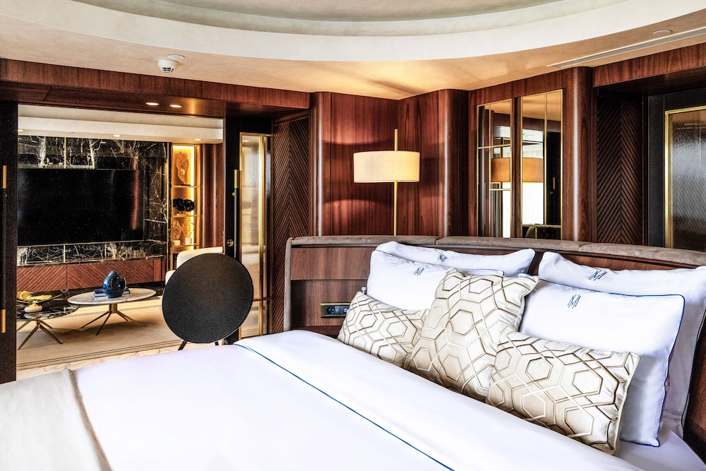 The Maestro Penthouse photo 3