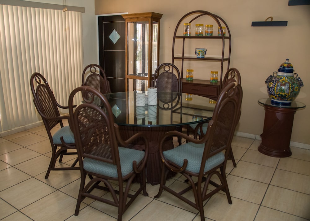 Family Suite (Master, 4 Double Beds) photo 2